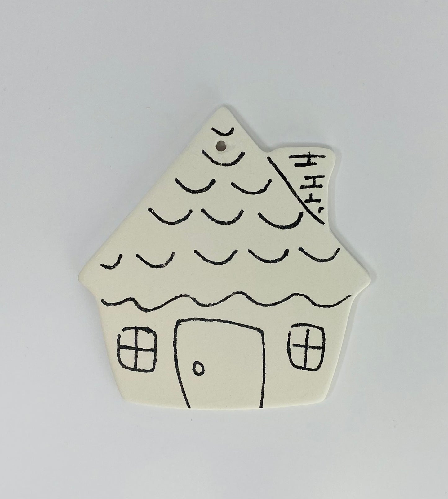 DETAILED GINGERBREAD HOUSE ORNAMENT